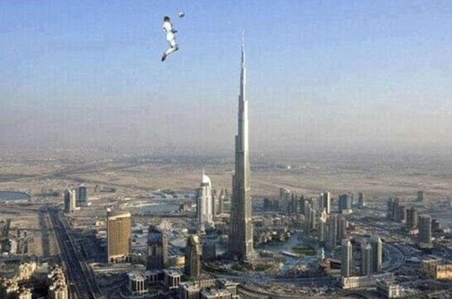 Ronaldo còn bật cao hơn cả Burj Khalifa - tòa nhà cao nhất thế giới,